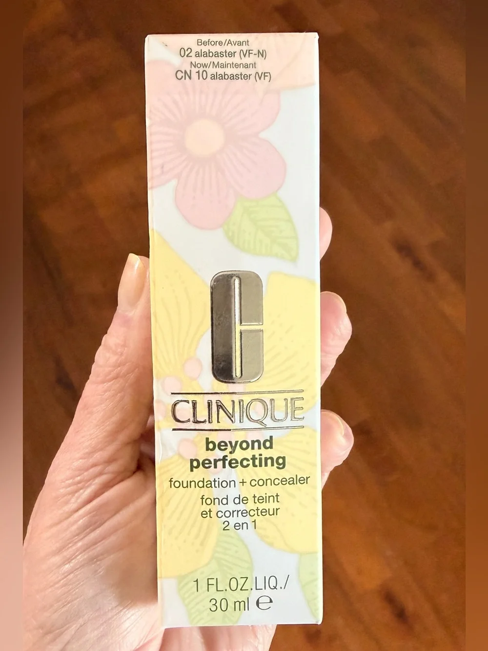 Clinique Beyond Perfecting Foundation + Concealer - Alabaster (Light Beige)
